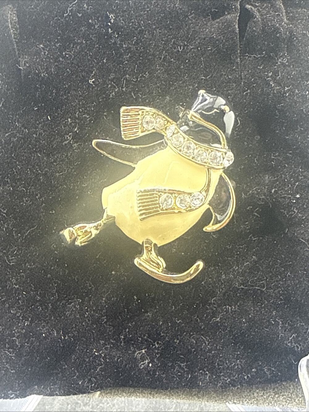Penguin Brooch Pin Rhinestones Enamel Gold Tone Holiday Skiing Penguin